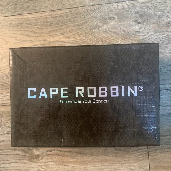 NWT CAPE ROBBIN HANI OFF-WHITE LACE UP HEELS 5.5 - Picture 5 of 14